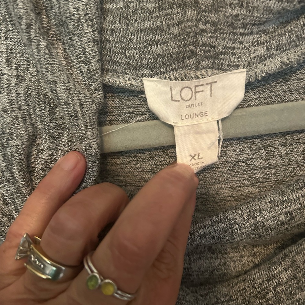 LOFT Heather Gray/Black Sleeveless Cowl Neck Top - Picture 3 of 4